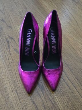 Gianni Bini Ivyyatwo Women's Metallic Fuchsia Hot Pink Pointed-Toe Pumps Sz 10